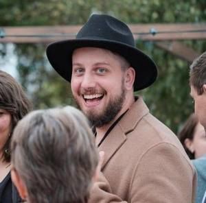 Meet your Posher, Christian